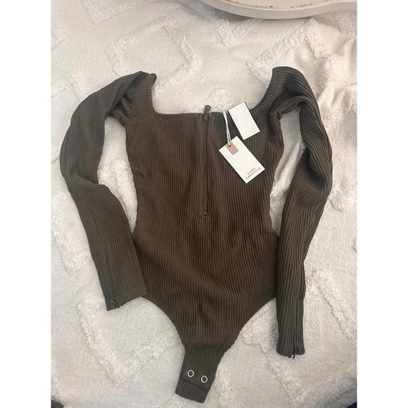 Good American Tops Good American Bodysuit Half Zip Body Size 2